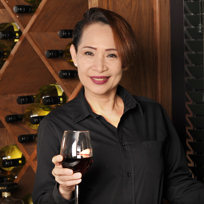 Restaurant Bartender Photo